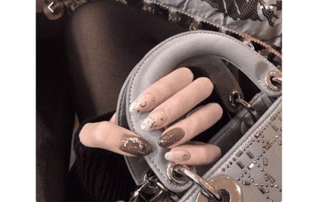 网红钻款美甲图,时尚指尖艺术大赏