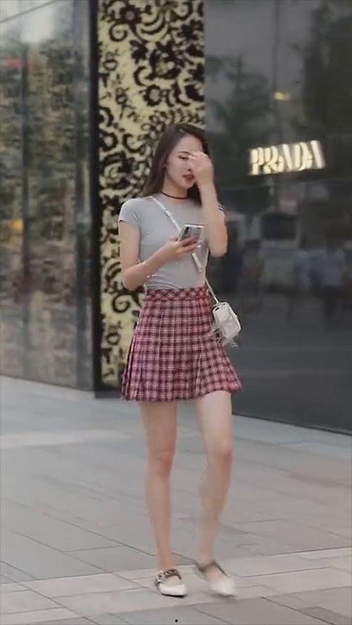 成都网红街拍打卡图片,时尚潮流的街头风景线