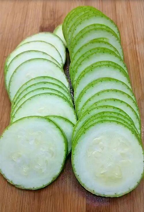 轻松吃瓜小技巧,掌握小技巧，轻松解锁夏日清凉！